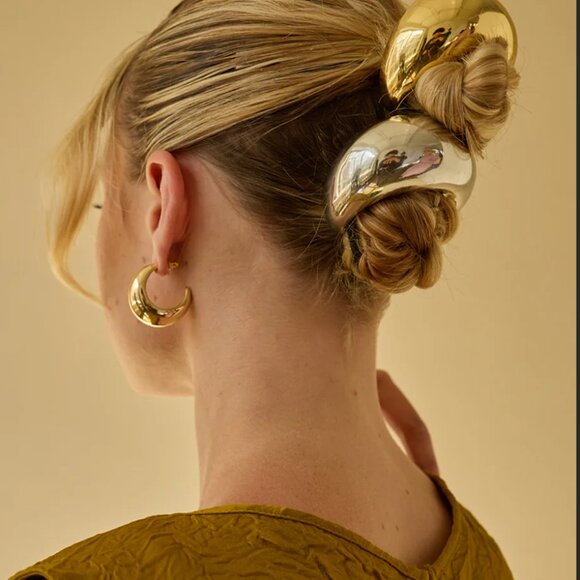 Lelete Large Glossy Dome Pony Cuff in Silver main image 4